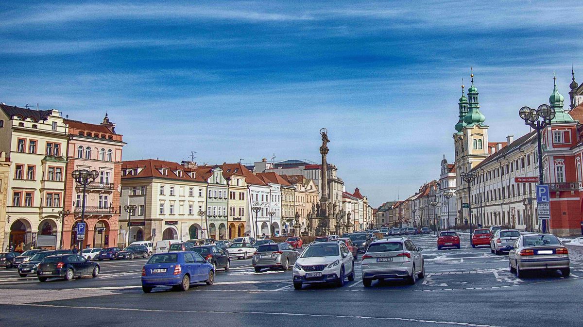 Hradec Králové změní koncept obnovy Velkého náměstí, omezí dopravu a přidá zeleň